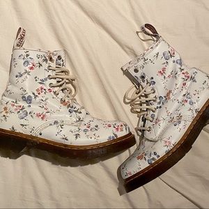 LIMITED EDITION DR. MARTENS white floral